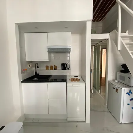 Cannes- Banane- Rue D'antibes - + Mezzanine Renove * Cannes
