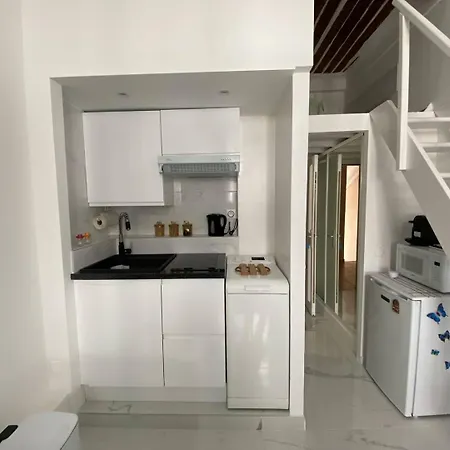 Cannes- Banane- Rue D'antibes - + Mezzanine Renove * Cannes